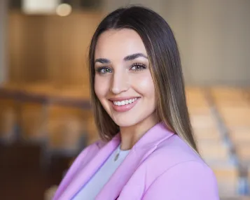 Media i komunikacja w biznesie | Uniwersytet WSB Merito Łódź: Weronika Sienkiewicz