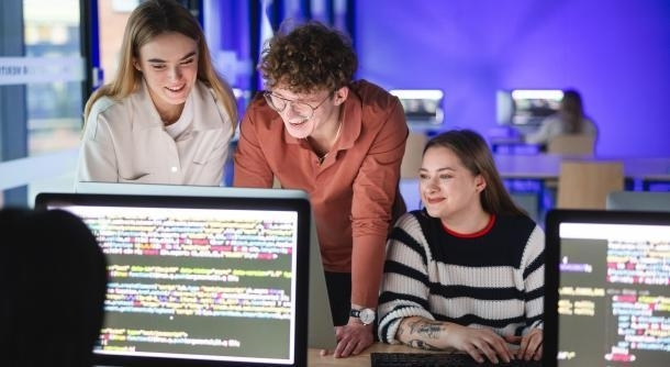 Prawo nowoczesnych technologii i cyberbezpieczeństwo | Studia II stopnia w Łodzi | Uniwersytet WSB Merito Łódź: łódź_laboratoria_cyberbezpieczeństwa