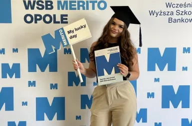 Historyczny moment dla  Uniwersytetu WSB Merito Opole. Pierwsi absolwenci psychologii i dietetyki z dyplomami! | Aktualności | Uniwersytet WSB Merito Opole: obrony
