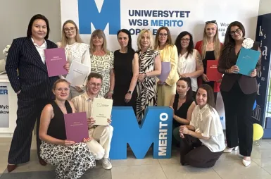 Historyczny moment dla  Uniwersytetu WSB Merito Opole. Pierwsi absolwenci psychologii i dietetyki z dyplomami! | Aktualności | Uniwersytet WSB Merito Opole: psychologia
