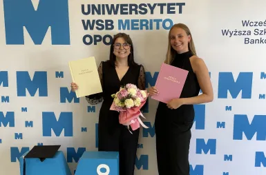 Historyczny moment dla  Uniwersytetu WSB Merito Opole. Pierwsi absolwenci psychologii i dietetyki z dyplomami! | Aktualności | Uniwersytet WSB Merito Opole: obrony