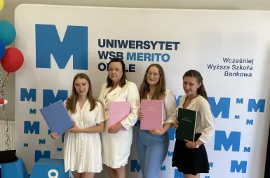 Historyczny moment dla  Uniwersytetu WSB Merito Opole. Pierwsi absolwenci psychologii i dietetyki z dyplomami! | Aktualności | Uniwersytet WSB Merito Opole: obrony