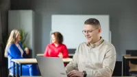 Wyniki wyszukiwania | Uniwersytet WSB Merito w Poznaniu: Główna grafika: Poznań - studia podyplomowe - Uczestnicy studiów podyplomowych podczas zajęć
