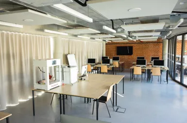 ABC studenta | Uniwersytet WSB Merito w Poznaniu: Poznań budynek RR