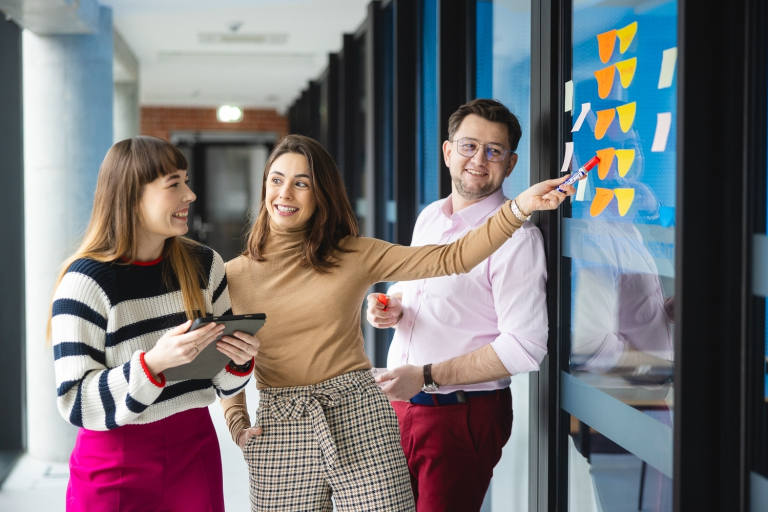 Akademia trenera | Studia podyplomowe w Poznaniu | Uniwersytet WSB Merito w Poznaniu: Główna grafika: Poznań - studia podyplomowe - Uczestnicy studiów podyplomowych podczas zajęć