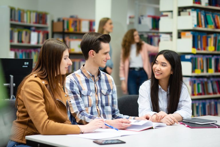 Wydawnictwa naukowe | Uniwersytet WSB Merito w Poznaniu: studenci