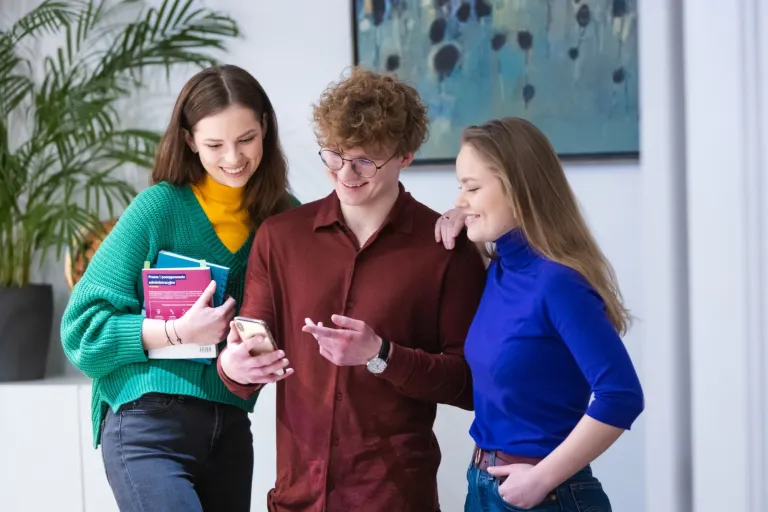 Informatyka (4 semestralna) | Studia II stopnia w Poznaniu | Uniwersytet WSB Merito w Poznaniu: Poznań zniżki i dofinansowania 3 studentów w sali