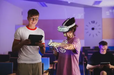 Университет ВСБ Мерито в Гдыне | Университеты ВСБ Мерито: studenci testujący VR