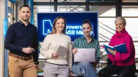 Administracja bezpieczeństwa publicznego | Studia II stopnia ze studiami podyplomowymi  | Uniwersytet WSB Merito Szczecin: Studenci UWSB razem w nowoczesnym wnętrzu uczelni.