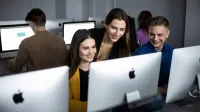 IT Project Manager | Studia II stopnia ze studiami podyplomowymi  | Uniwersytet WSB Merito w Toruniu: Główna grafika: Toruń - studia licencjackie - studenci II stopnia podczas zajęć komputerowych