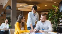 Finanse i rachunkowość | Studia II stopnia w Toruniu | Uniwersytet WSB Merito w Toruniu: Główna grafika: Toruń - studia I stopnia - grupa studentów podczas zajęć