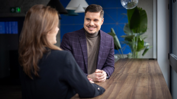 Bezpieczeństwo i higiena pracy | Studia podyplomowe w Toruniu | Uniwersytet WSB Merito w Toruniu: Główna grafika: Toruń - studia podyplomowe - Uczestnicy studiów podyplomowych podczas zajęć