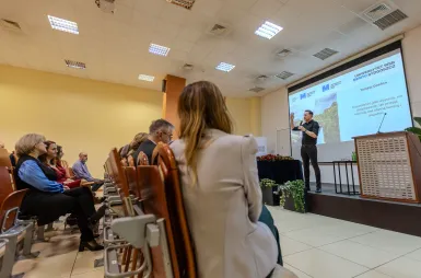 Inauguracja studiów MBA 2025/2026 | Aktualności | Uniwersytet WSB Merito w Toruniu: Inauguracja studiów MBA – wykład inauguracyjny prowadzi Tomasz Gordon