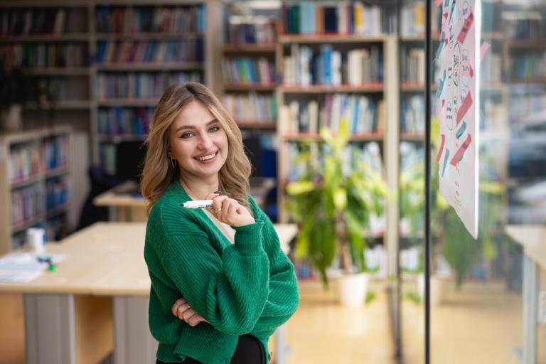Hygge Star Model - a new perspective and application | Uniwersytet WSB Merito w Toruniu: studentka_licencjat_uniwersytet_merito