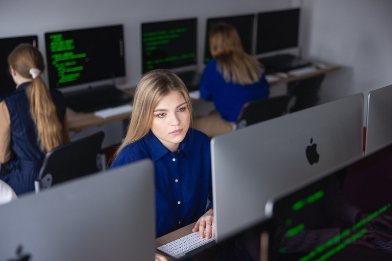 Cyberbezpieczeństwo | Studia II stopnia w Toruniu | Uniwersytet WSB Merito w Toruniu: Główna grafika: Toruń - studia licencjackie 