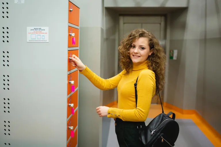Pedagogika szkoły | Studia I stopnia w Toruniu | Uniwersytet WSB Merito w Toruniu: studenta_licencjat_uniwersytet