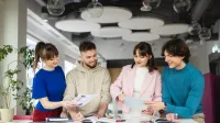 Bankowość i rynki finansowe | Studia II stopnia ze studiami podyplomowymi  | Uniwersytet WSB Merito Warszawa: grupa przy pracy