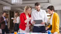Customer experience i zarządzanie relacjami z klientem | Studia I stopnia w Warszawie | Uniwersytet WSB Merito Warszawa: Wspólna praca nad projektem.