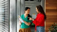Data Governance - zarządzanie danymi | Studia II stopnia w Warszawie | Uniwersytet WSB Merito Warszawa: Dwie studencki Uniwersytetu WSB Merito Warszawa