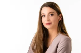 AI jest kobietą. Technologia widziana kobiecym okiem. | 8.03.2026 | Aktualności | Uniwersytet WSB Merito Warszawa: Dr Jagoda Lazarek