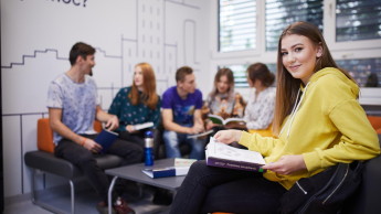 Prawo i zarządzanie | Studia I stopnia w Warszawie | Uniwersytet WSB Merito Warszawa: Studenci UWSB Merito