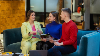 Project Management | Studia I stopnia w Warszawie | Uniwersytet WSB Merito Warszawa: Rozmowa na kanapie 