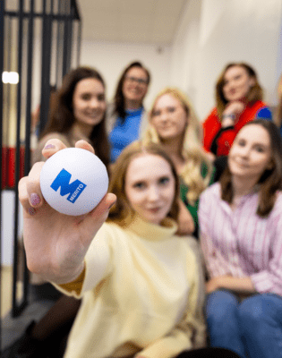 Maturzyści | Uniwersytet WSB Merito Warszawa: Grupa studentów 
