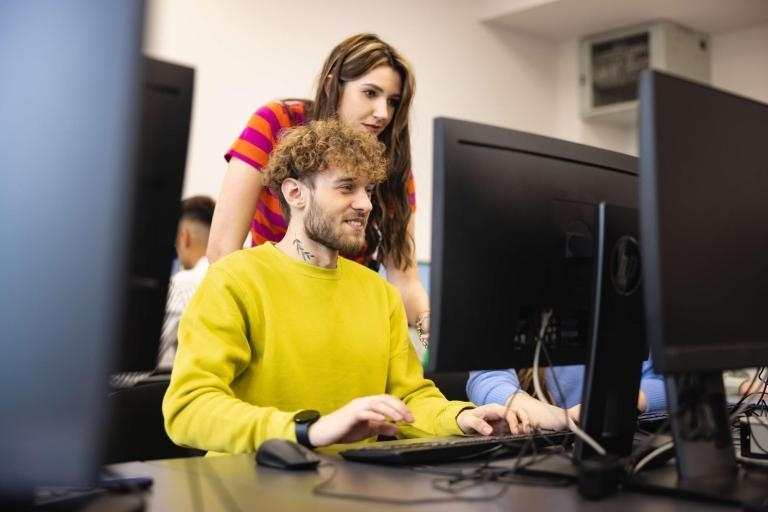 Cyfrowy uniwersytet | Uniwersytet WSB Merito Warszawa: studenci Uniwersytet WSB Merito Warszawa