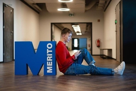 Biuro Karier i Praktyk | Uniwersytet WSB Merito Warszawa: Student z eMką