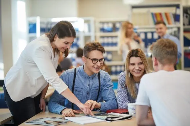 Zarządzanie nieruchomościami | Studia I stopnia w Warszawie | Uniwersytet WSB Merito Warszawa: Studenci na uczelni