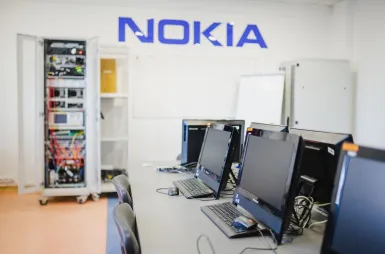 Laboratoria i pracownie | Uniwersytet WSB Merito we Wrocławiu: Lab powered by Nokia