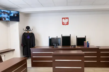 Laboratoria i pracownie | Uniwersytet WSB Merito we Wrocławiu: sala rozpraw sądowych