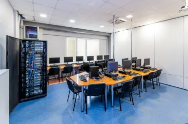 Laboratoria i pracownie | Uniwersytet WSB Merito we Wrocławiu: Laboratoria sieci cisco