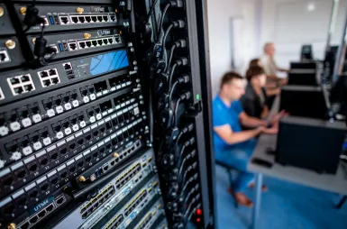 Laboratoria i pracownie | Uniwersytet WSB Merito we Wrocławiu: laboratorium komputerowe Stormshield