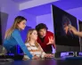 Relacja z wyjazdu szkoleniowego programu "Szkoła Liderów" Biura Karier | Aktualności | Uniwersytet WSB Merito we Wrocławiu: studenci na zajęciach w sali informatycznej