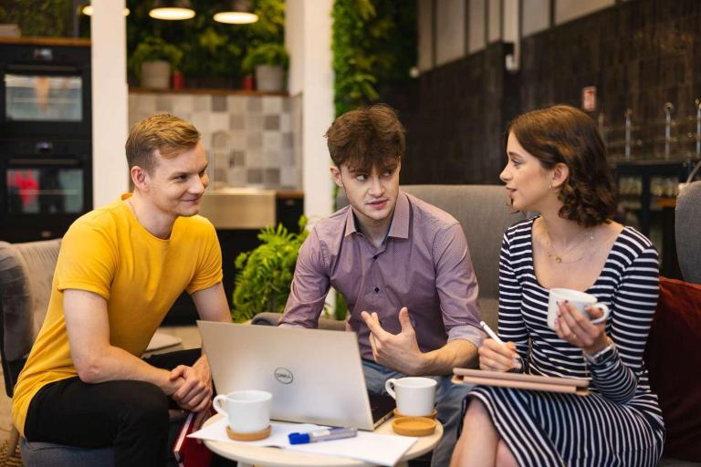 Rankingi i akredytacje | Uniwersytet WSB Merito we Wrocławiu: studenci - projekt - kawiarnia
