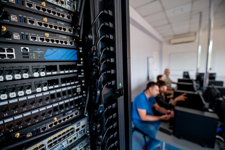 Laboratorium komputerowe Stormshield | Uniwersytet WSB Merito we Wrocławiu: laboratorium komputerowe Stormshield