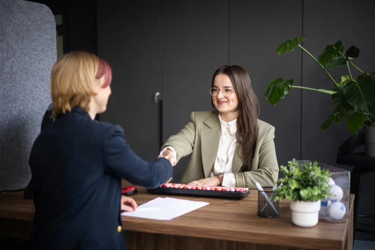 Marketing Growth Strategy & Innovation | Studia II stopnia we Wrocławiu | Uniwersytet WSB Merito we Wrocławiu: studentka na rozmowie o pracę